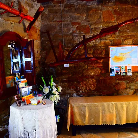 Vasilopoulos House Tochni