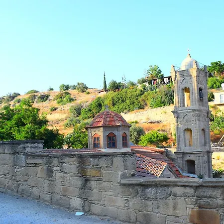 Vasilopoulos House * Tochni